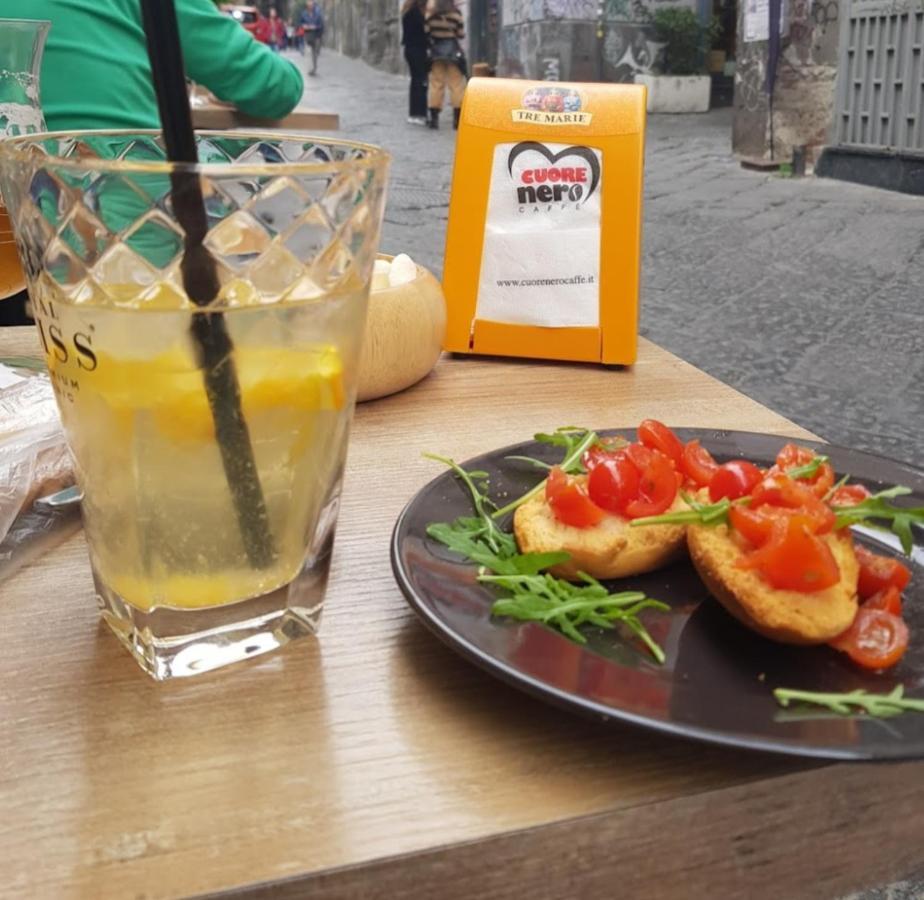 Suite San Gennaro Bis Neapol Zewnętrze zdjęcie